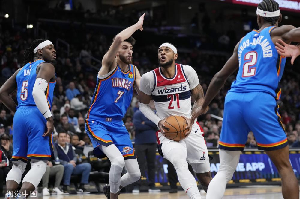 队的中场带 队的中场带